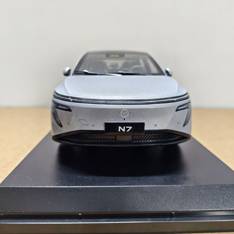Original Dongfeng Nissan N7 Car Model 2025 Nissan Nissan 1:18 Alloy Car Model Collection