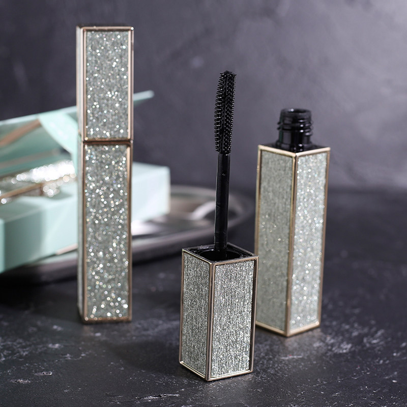 Li Jiaqi recommends mascara waterproof and anti-perspiration natural fiber long roll teething without fainting and not removing makeup lengthened encrypted beauty