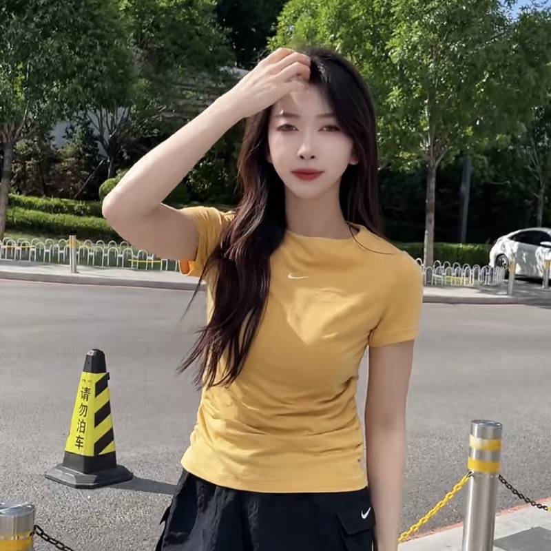 Nike New Summer Women's Mask Top, Simple, Fashionable and Slim-Fitting Short-Sleeved T-Shirt Hv2402-743 Nike New Summer Women's Mask Top, Simple, Fashionable and Slim-Fitting Short-Sleeved T-Shirt Hv2402-743