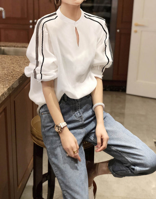 Round neck bar long-sleeved shirt women's fashion unique temperament small shirt jacket age reduction early spring clothing 2023 new European goods