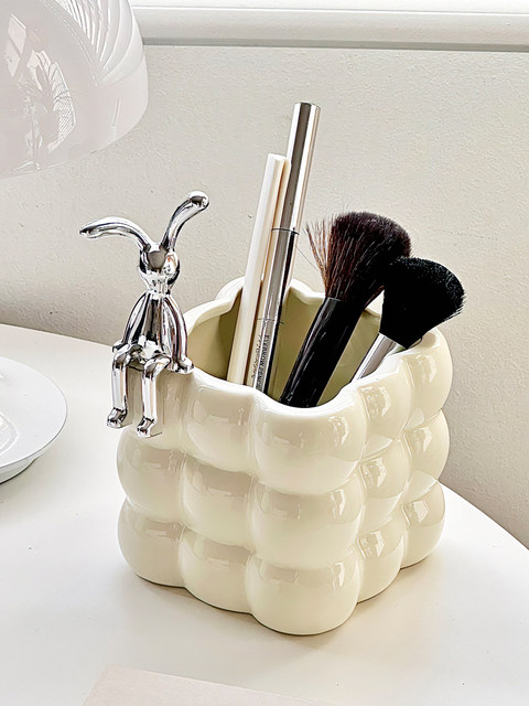 High-value ceramic makeup brush storage barrel brush bucket storage rack desktop storage box dressing table cosmetic pen barrel