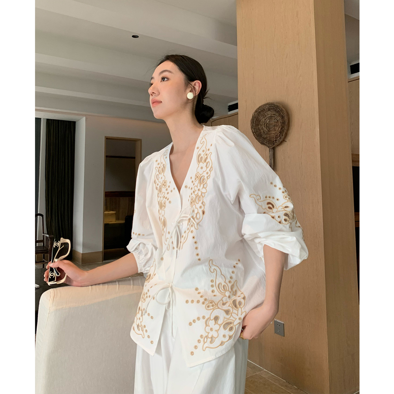 Gakee Official French-Style White Long-Sleeved Shirt for Women, New Autumn Style, High-End, Slimming Embroidered Shirt