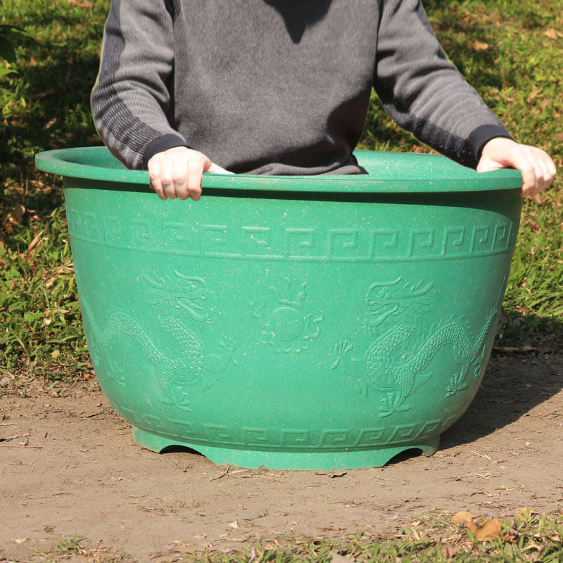 Unbeatable deal! clear out sale on plastic flower pots with free shipping.  extra-large, heavy-duty