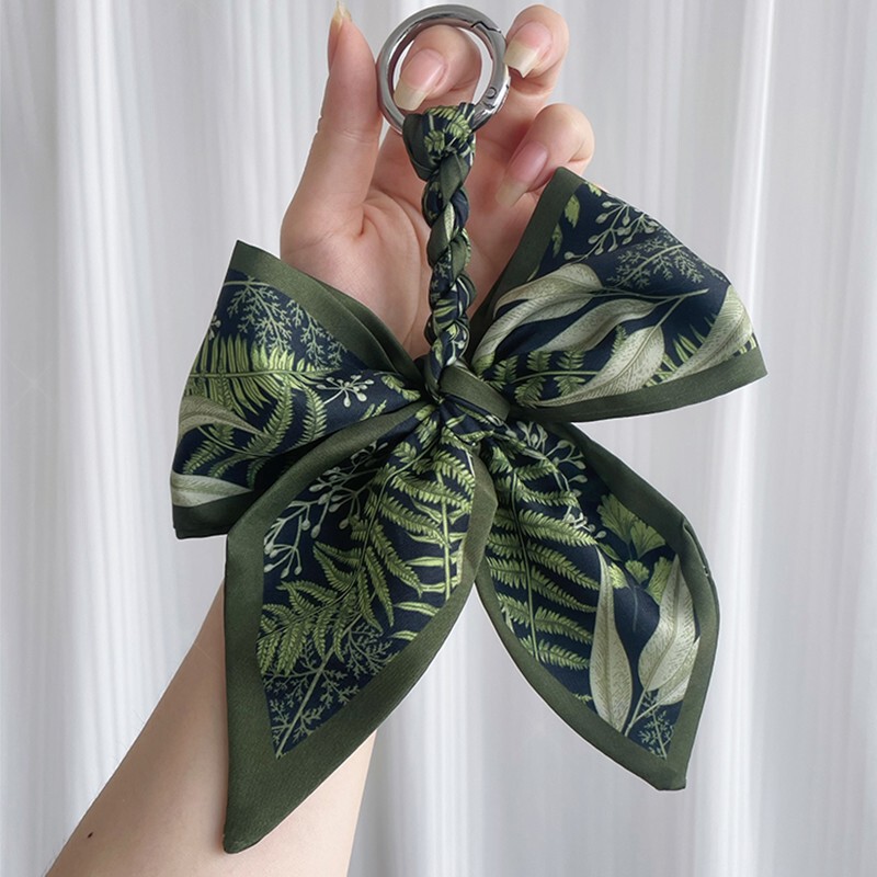 Moon Private LAOSHU Silk Scarf Keychain Floral Horseshoe Buckle Bow Ribbon Car Bag Pendant Chain Accessories Moon Private LAOSHU Silk Scarf Keychain Floral Horseshoe Buckle Bow Ribbon Car Bag Pendant Chain Accessories