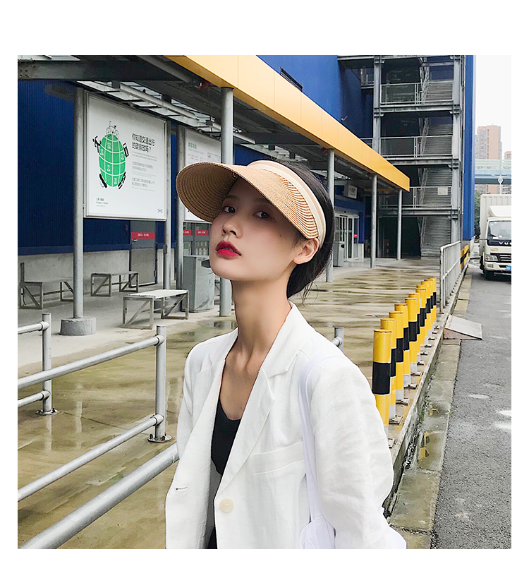 Female Summer Peaked Face Cover Sun-proof Topless Vacation Straw Sun Hat display picture 4