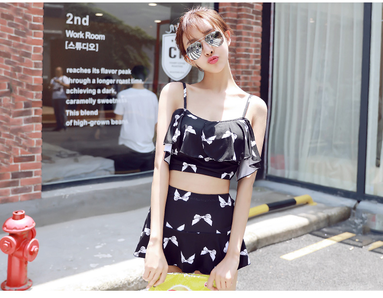Đồ bơi Yi Meishan Bà Conservative Tách polka Dot Bộ đồ bơi ngực nhỏ dễ thương Bộ sưu tập đồ bơi bằng thép Đồ bơi Hàn Quốc - Bộ đồ bơi hai mảnh 	đồ bơi 2 mảnh short