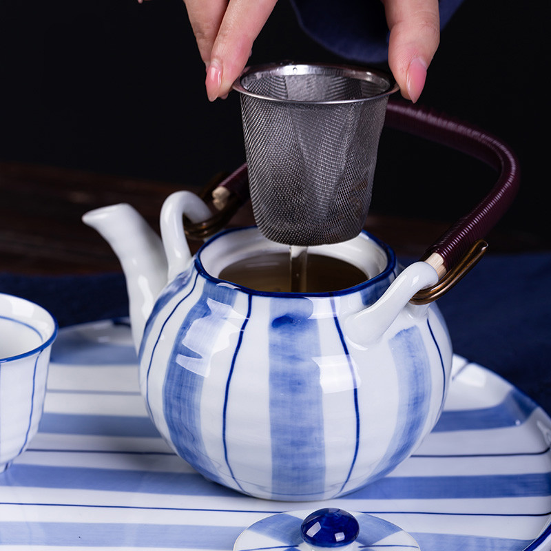 Poly real scene tea Chinese contracted household girder pot of high - end gifts ceramic teapot tea set of blue and white porcelain tea flower