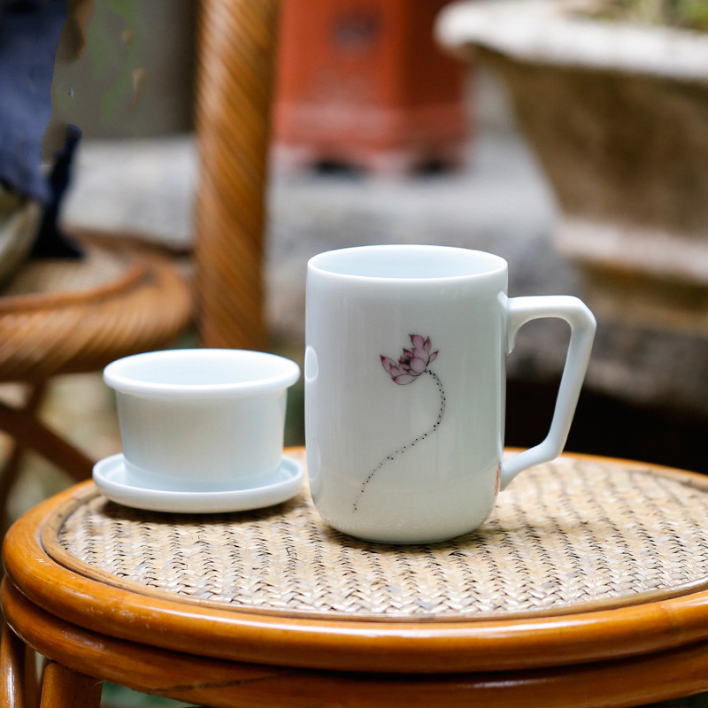 . Poly real boutique scene. Pure hand - made ceramic cups with filter with cover tea separate office S cup of tea cup