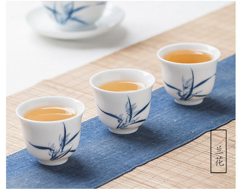 Kung fu ceramic cups single individuals dedicated high - grade single cup small white porcelain with blue and white porcelain hand - made sample tea cup