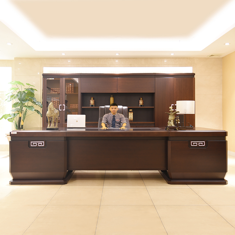 High-end boss table high-end solid wood office desk and chair combination simple manager president table atmospheric new Chinese executive desk