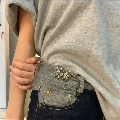 Никаких сестер с тонкой талией, без этой ручной пряжки медведя, милая и нежная