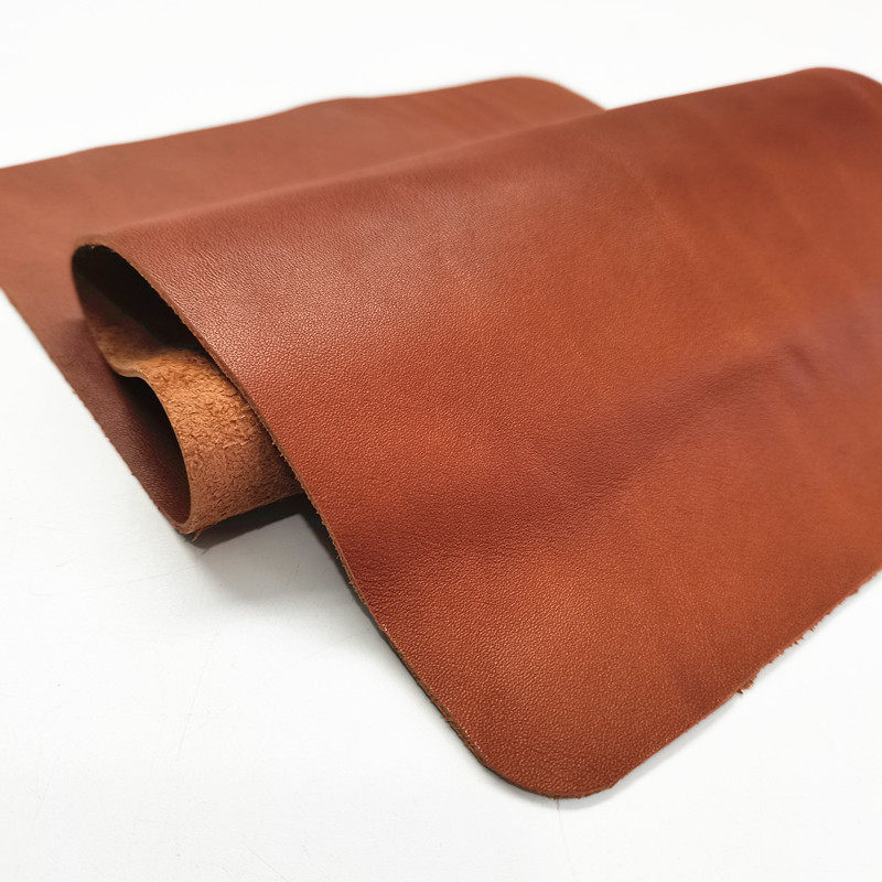 The first layer of cowhide leather leather red brown wax to oil wax leather sofa leather bedside European seat leather whole piece of cowhide