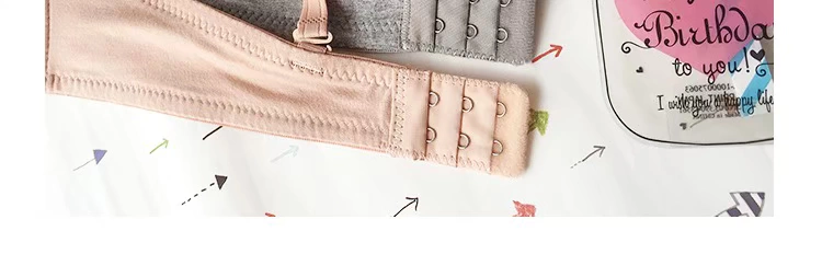 Áo cotton mỏng cô gái không có vành màu đen rập khuôn học sinh đồ lót trắng hai hàng khóa mỏng bọt biển b cup