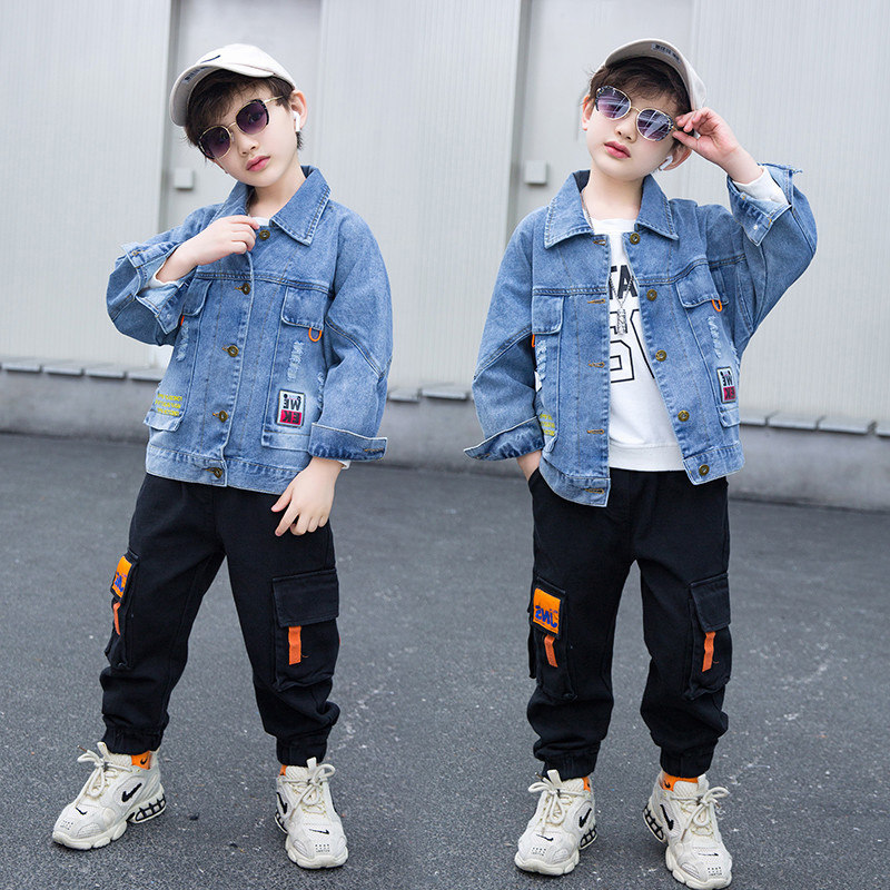 Korean boy's cowboy coat spring and autumn 2022 new children's clothing Yang Jacket in the big child's Han Edition short coat tide