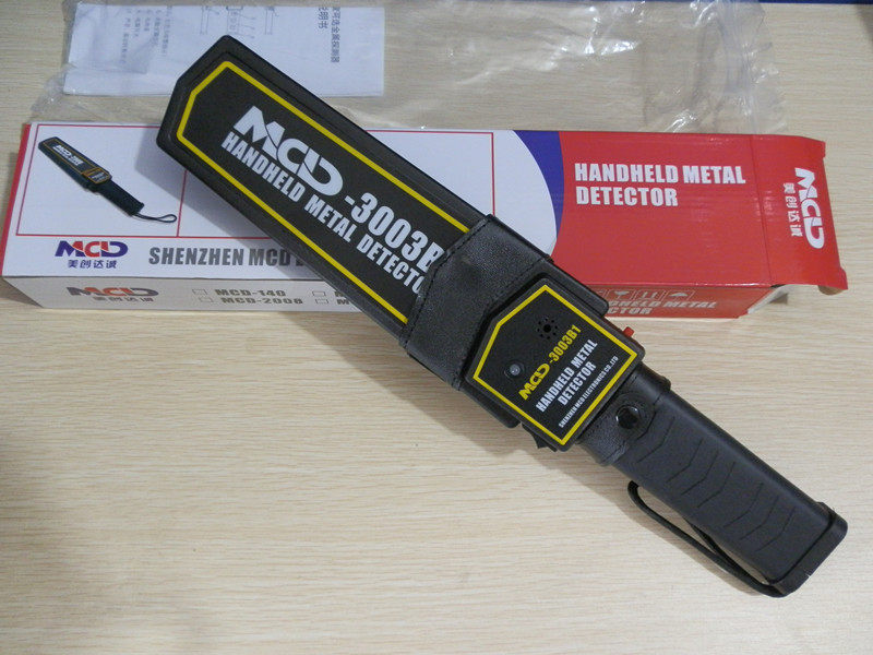 Handheld metal detector screening instrument baseball field unit Chmobile phone wood nail detector station Airport