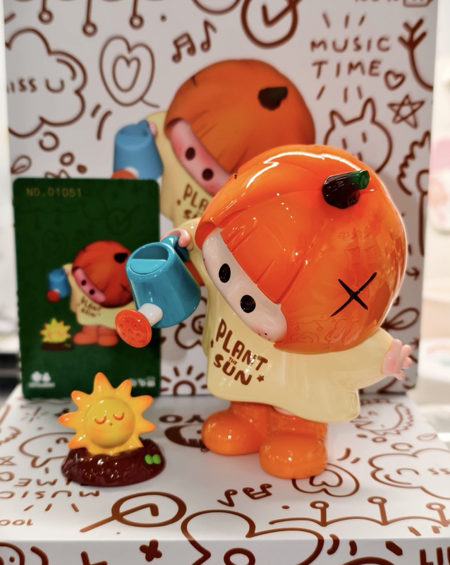 Authentic In-Stock Yoyo Youyou-Chan Light-Emitting Figure Limited Edition Big Doll Id Card with Number Figurine Gift Box Version