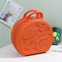 Оранжево-красный