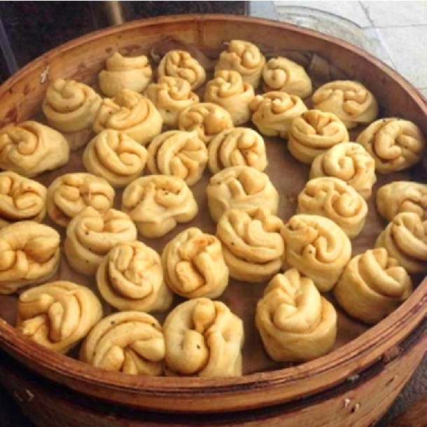 Brown sugar steamed Buns Brown sugar flower roll steamed buns Pumpkin Steamed buns Brown sugar hair cake Zhejiang Taizhou Linhai specialty