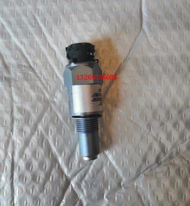 Suitable for Auman GTL speedometer sensor EST speed sensor plug speedometer sensor plug