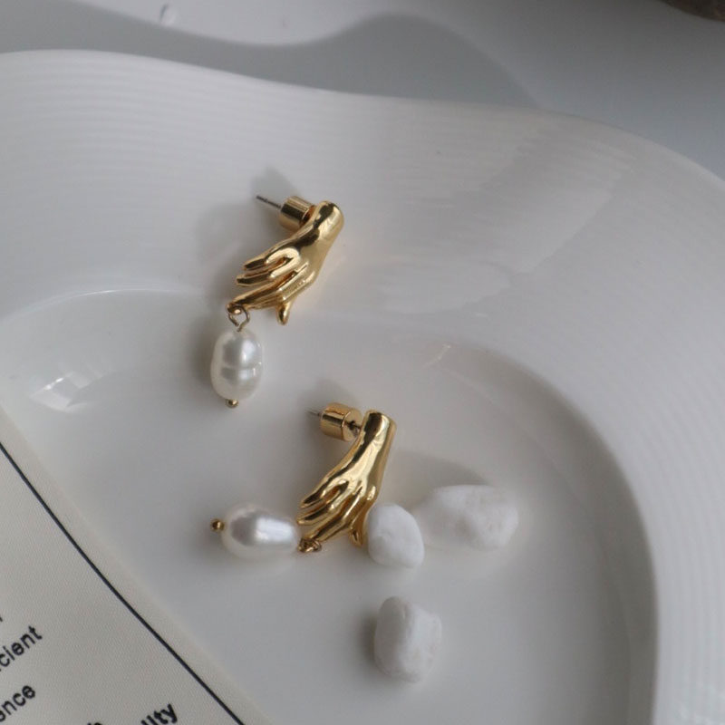 (Shen Vision Life) Aunt Cui holding her hand Baroque pearl temperament niche earrings earrings earrings earrings