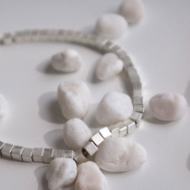 (shen depending on life) Cui aunt pixel world simple niche design cold wind bracelet girlfriends jewelry