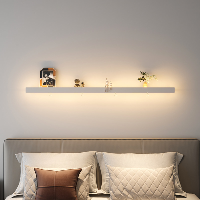 现代极简金属壁灯，如何选择最适合的卧室床头小夜灯？