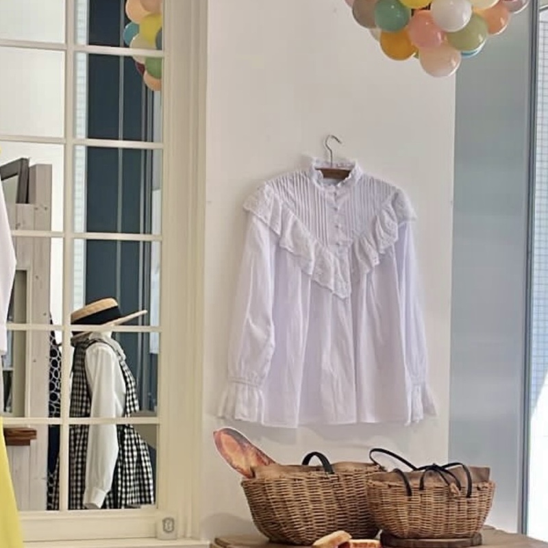 Japanese Style Elegant Embroidered Lace Large Ruffle Court-Style Stand-Up Collar Shirt