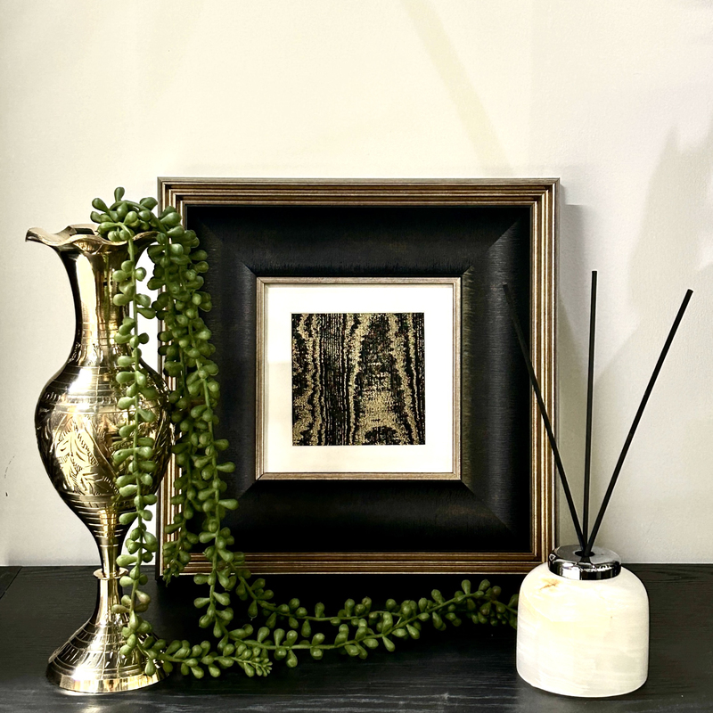 Medieval-Style Bedside Table Decorations, Model Room Living Room, High-End Niche Hanging Paintings, Flower Vases, Soft Furnishings Combination and Matching