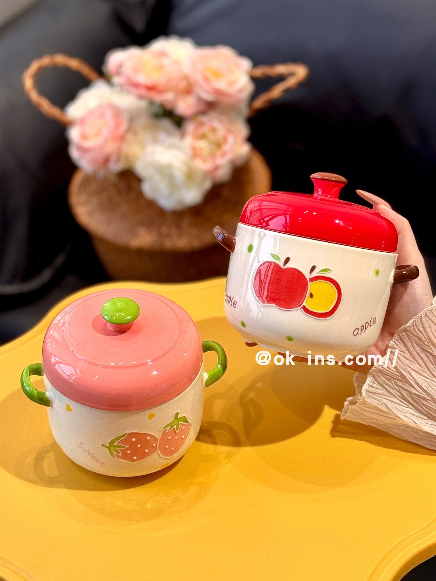 Strawberry Double-Lid Stew Pot, Household Ceramic Water-Sealed Stew Pot, Small Soup Pot, Simmering Pot, Clay Pot for One Person, Bird's Nest Pot, Roasted Pear Pot
