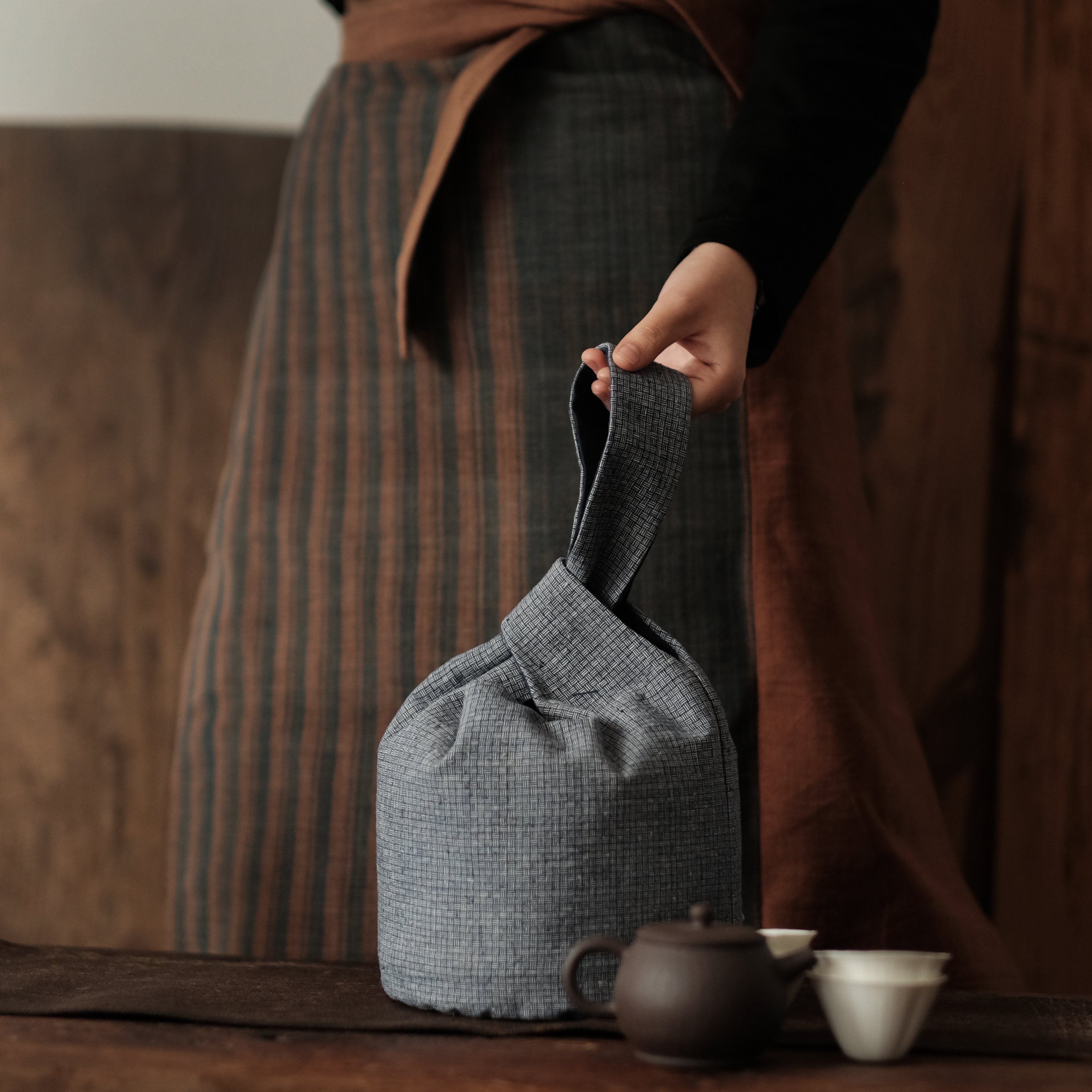 Not also independently designed travel storage pot four cups of tea set tea cup thickened protective wrist bag