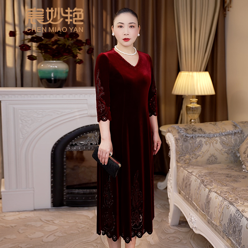 Chen Miao Yan's New Velvet Dress Is Noble and Elegant, Slim-Fitting and Flattering, Plus-Size Mother's Wear A-Line Skirt