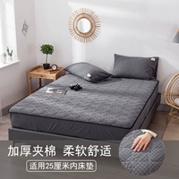 Маленький серый