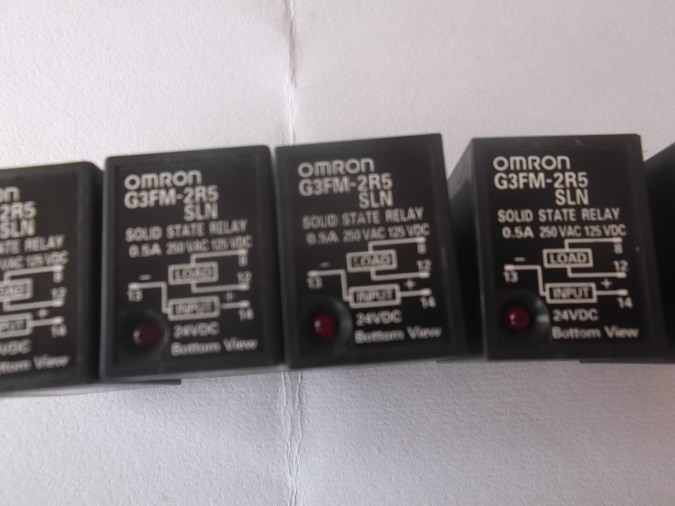 Special price supply backlog original OMRON solid state relay G3FM-2R5SLN