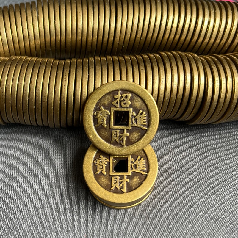 Pure Copper 2.8 Thickened Money-Attracting Wealth-Bringing Copper Coin, Golden Toad Mouth Coin, Antique-Style Coin, Threshold Coin, Office Decoration Pure Copper 2.8 Thickened Money-Attracting Wealth-Bringing Copper Coin, Golden Toad Mouth Coin, Antique-Style Coin, Threshold Coin, Office Decoration