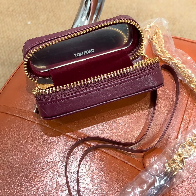 Tom Ford Lipstick Bag, Compact and Luxurious, with Zipper, Burgundy Red with Chain Tom Ford Lipstick Bag, Compact and Luxurious, with Zipper, Burgundy Red with Chain