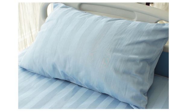 Khách sạn phòng khách sạn bệnh viện phường y tế trắng bông dày mã hóa gối trắng satin goi cao su