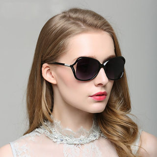 Sunglasses for Women, Korean Style Trendy Sunglasses, Uv Protection, Polarized, Round Face, Hollow Rhinestone, New Style, Small Frame, Fashionable for Driving