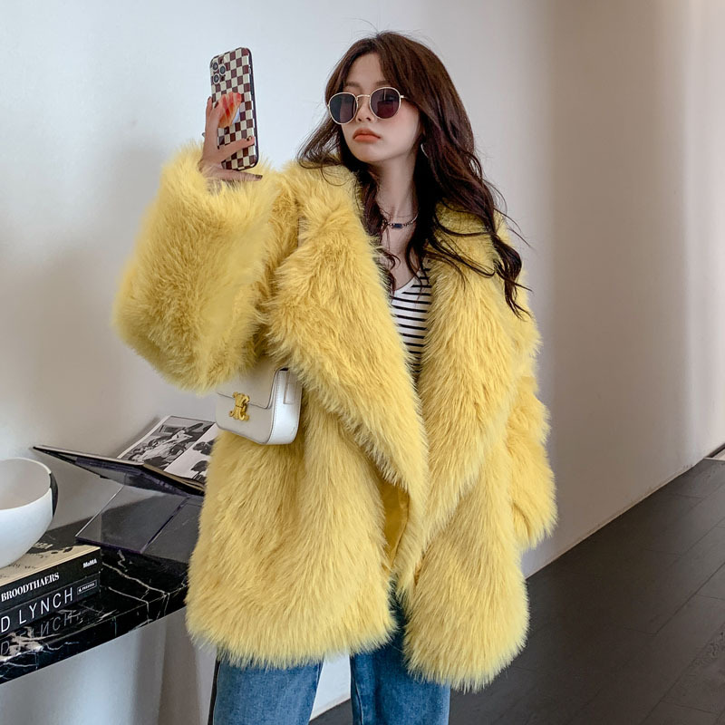 This Year's Trendy Fur Coat for Women, Loose-Fitting with a Suit Collar, Popular on Social Media, Makes You Look Slimmer and Younger, Eco-Friendly Fox Fur Coat