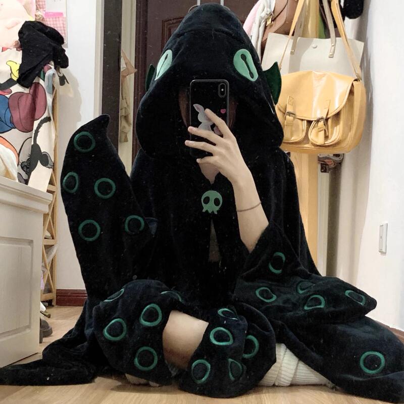 Krulussu Big Octopus Shawl Cape Lazy Plush Blanket Robe Coral Fleece Pajamas Women's Winter Thickened Nightgown Krulussu Big Octopus Shawl Cape Lazy Plush Blanket Robe Coral Fleece Pajamas Women's Winter Thickened Nightgown