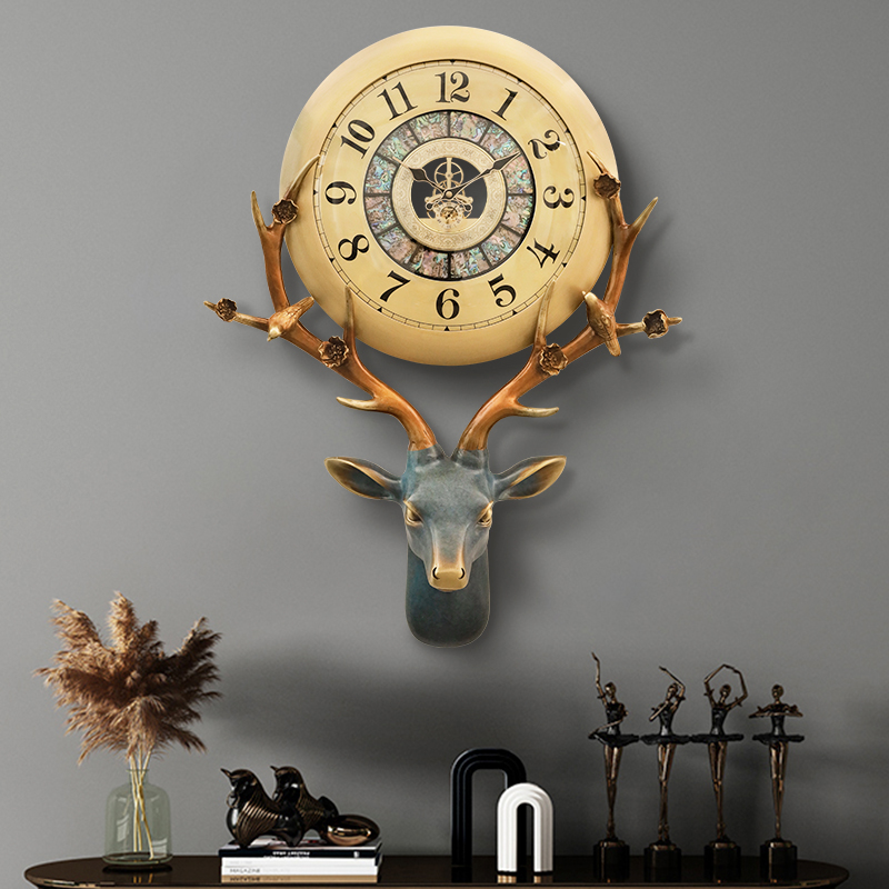 European-style pure luxury brass wall clock with living room watch North European deer wall creative luxury decoration clock hanging watch