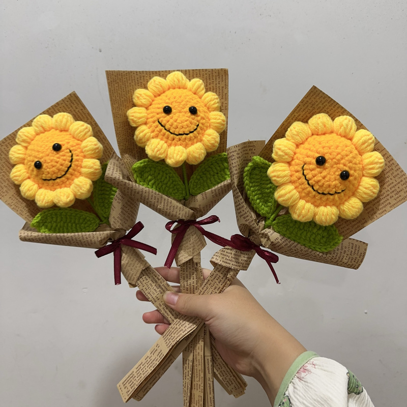 Hand-Woven Sunflower Smiley Bouquet Finished Product, Cute Valentine's Day Beautifully Packaged Gift for Teacher's Day
