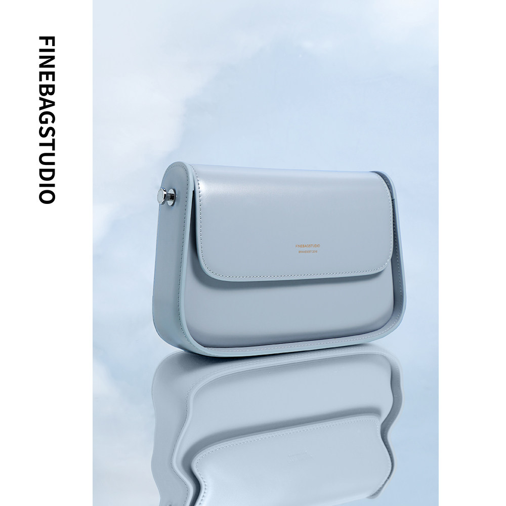 FINEBAGSTUDIO2022 new retro italics satchel women's small crowd design minimalist fashion 100 hitch