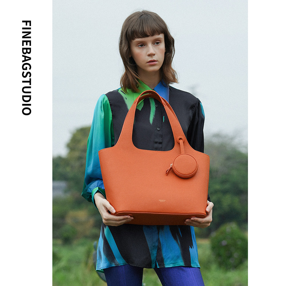 Finebagstudio Spring New High-Capacity Tot Package Original Vertical Design Simple Sense