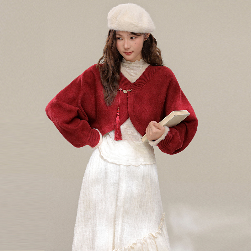 Miaomo [Vintage Love Letter] Autumn and Winter Elegant New Chinese Style Red Short Sweater Jacket for Women Christmas Knitted Cardigan