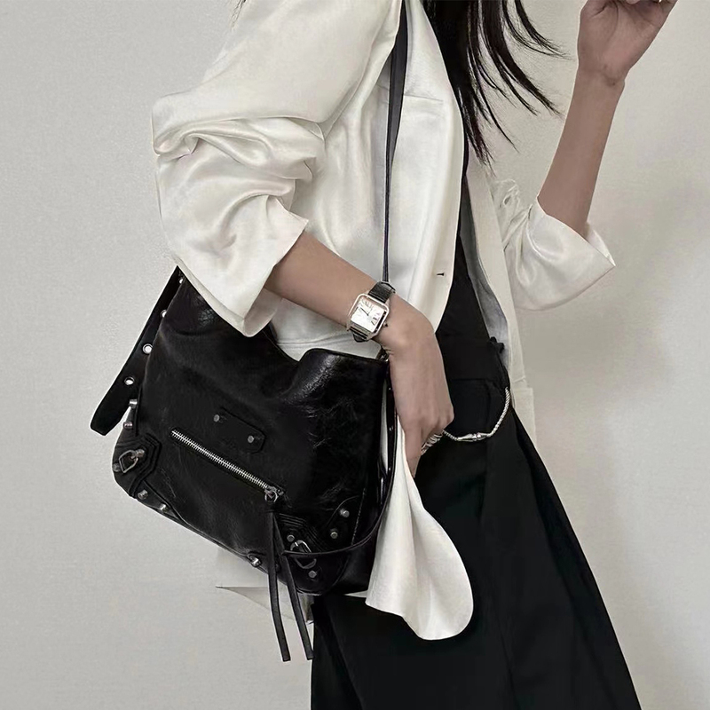 Meledik 2026 Spring/Summer Millennium Motorcycle Rivet Bag Tote Underarm Single Shoulder Crossbody Bag