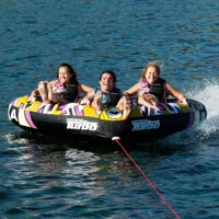 Три человека окружают синий 3 человека