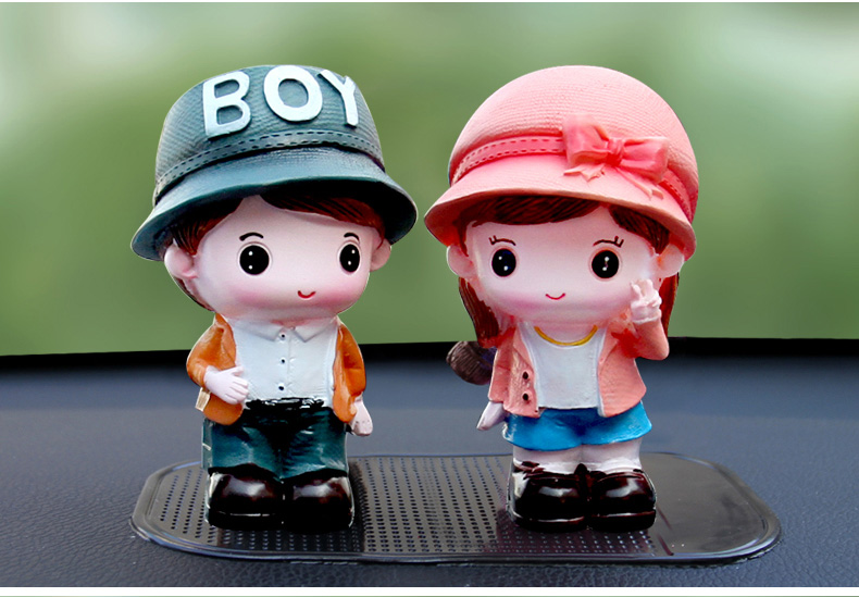 Dễ thương sáng tạo đồ trang trí xe đôi búp bê trang trí xe hoạt hình búp bê trang trí nội thất xe phụ kiện đồ trang trí taplo ô tô
