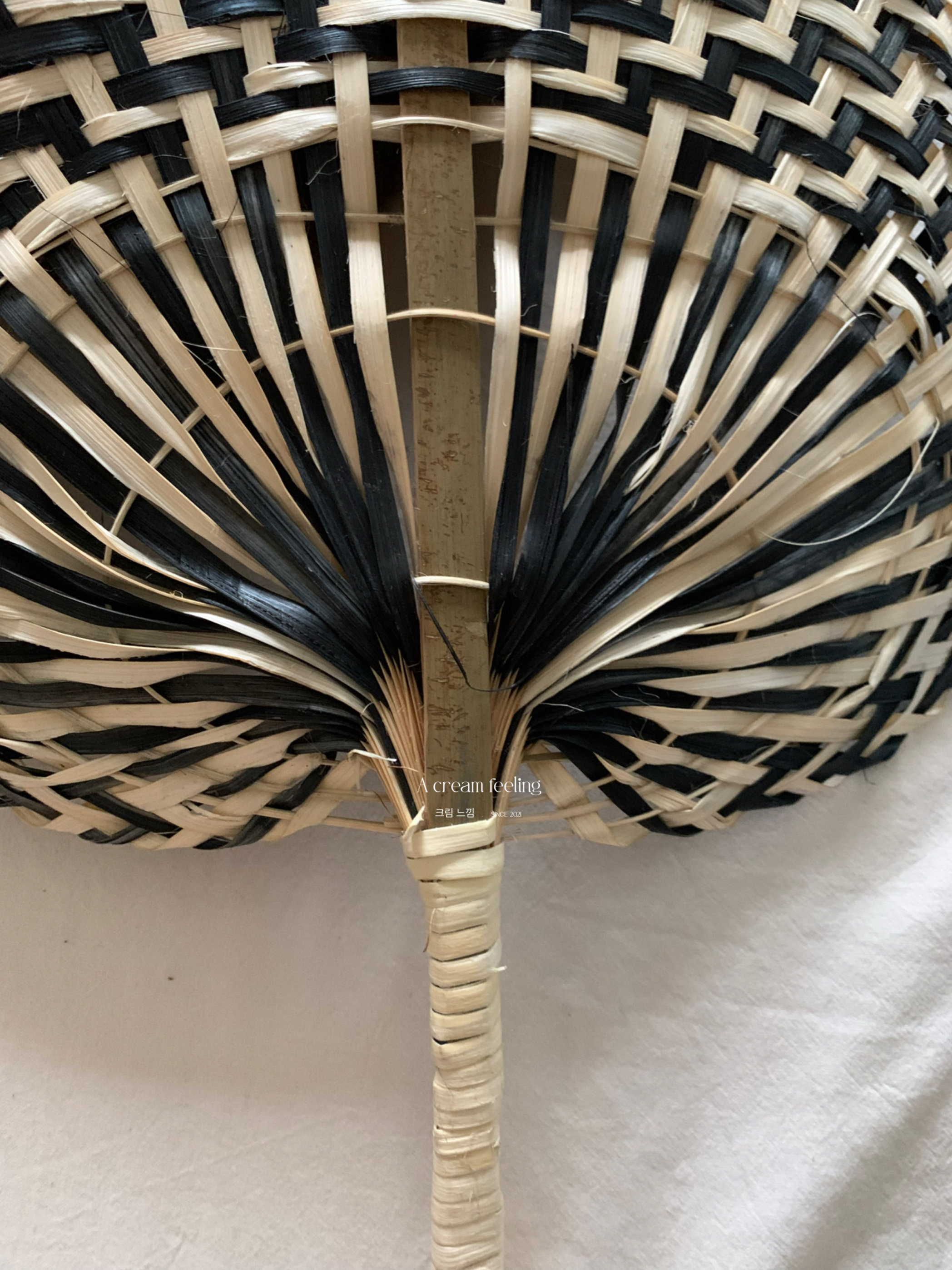 复古黑竹编手摇扇太绝了！民宿客厅氛围感神器，韩代风直接封神