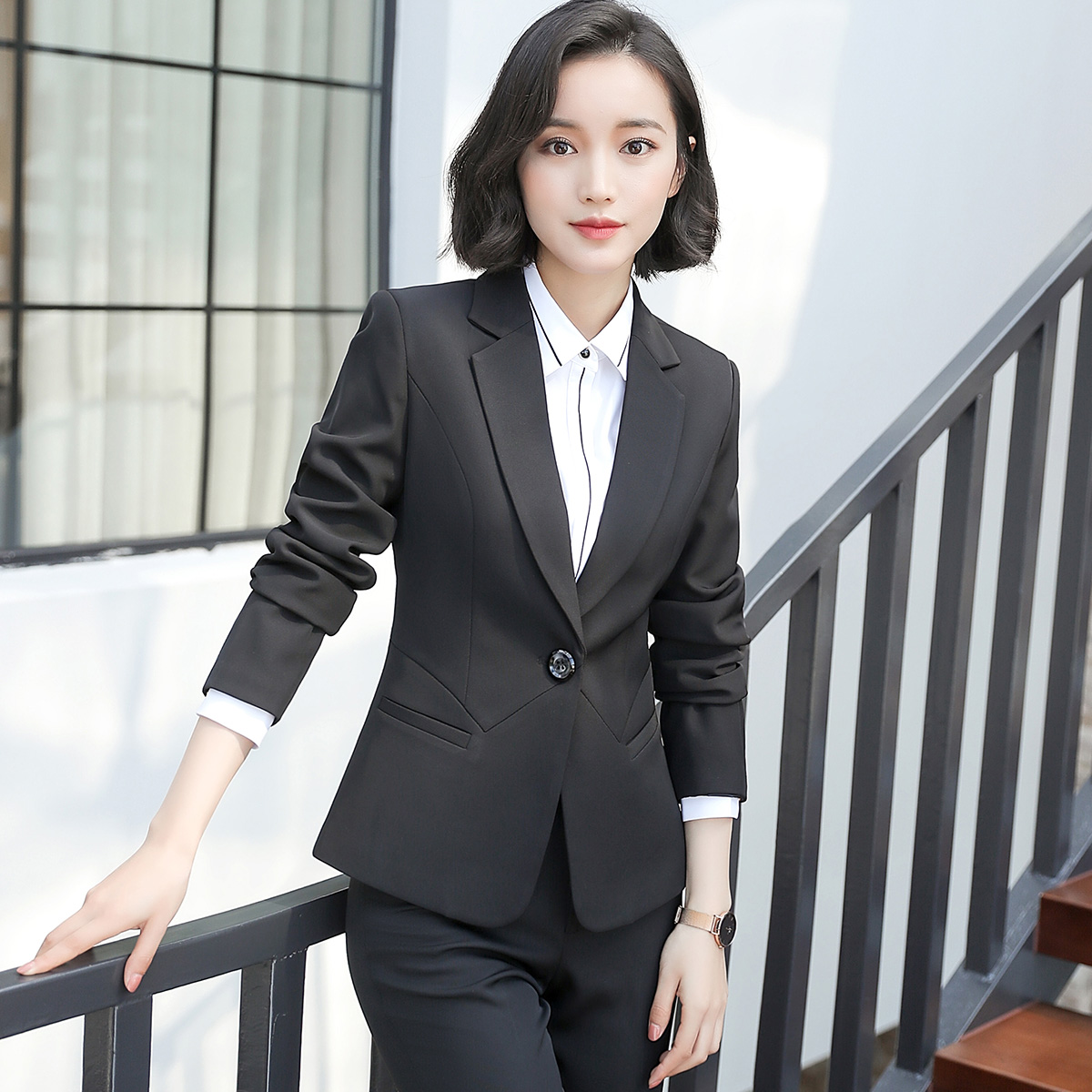 Tailleur femme - Ref 3241887 Image 3