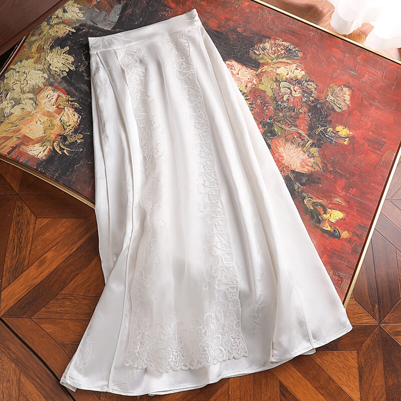 The New Chinese-Style Silk Organza High-End Daily Improved Ming-Style Hanfu Horse-Face Skirt from Bai Yi The New Chinese-Style Silk Organza High-End Daily Improved Ming-Style Hanfu Horse-Face Skirt from Bai Yi